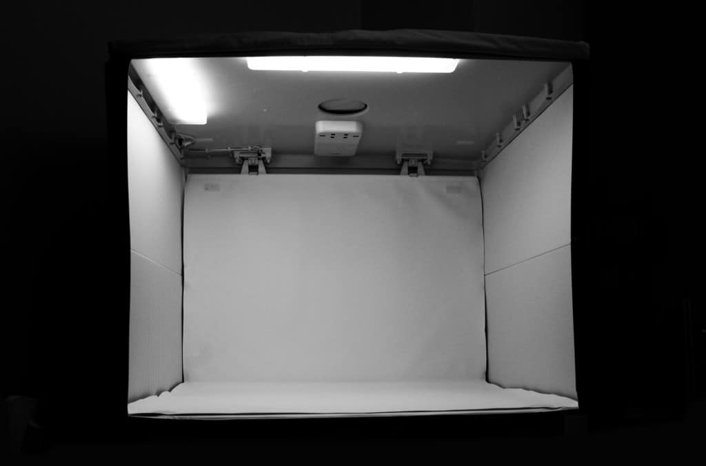 How to Take Photos in a LightBox? Lightbox LED lighting arrangement.
