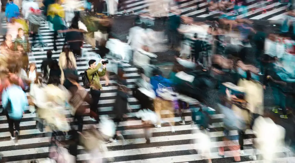 How to Capture Motion Blur in Photography! Slow shutter ghosting effect. 