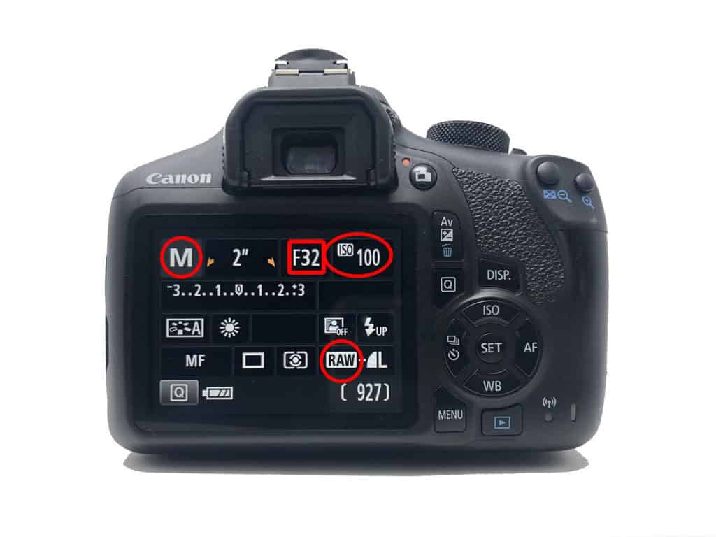 How to Take a Zoom Blur Photo! Camera back screen small aperture opening, low ISO.