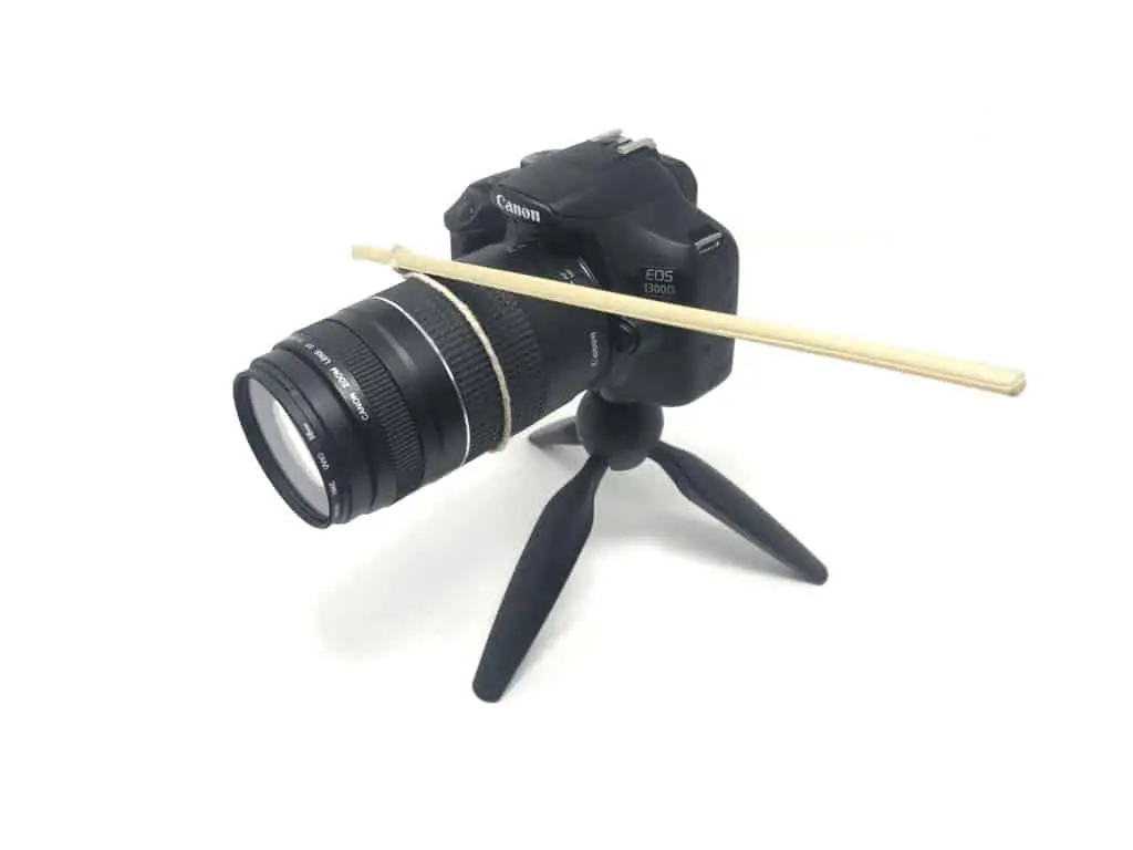 How to Take a Zoom Blur Photo! String and stick zoom blur hack.