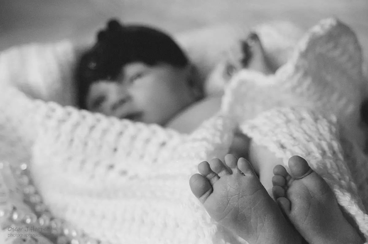 Best Time for Newborn Photos! Closeup of feet.
